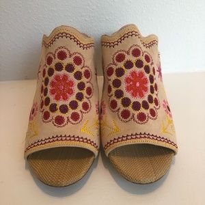 Sam Edelman rare embroidery mule heels
